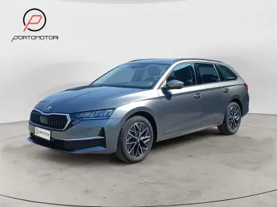 Usata Skoda Octavia Executive 149 CV (109 kW) 2025 Grigio Station wagon