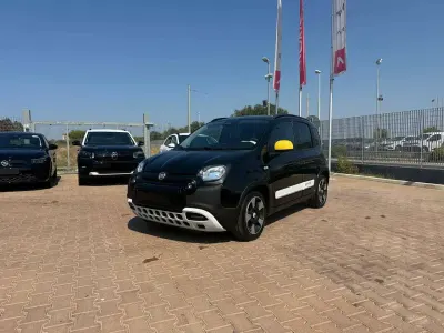 Usata Fiat Panda Cross Cross 69 CV (50 kW) 2025 Nero Utilitaria