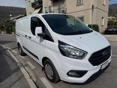 Usata Ford Transit Custom Titanium 131 CV (96 kW) 2022 Bianco pastello Berlina