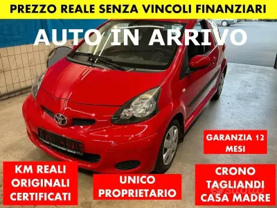 Usata Toyota Aygo 68 CV (50 kW) 2007 Rosso Utilitaria