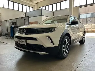 Begagnad Opel Mokka-e Elegance 56 kW (77 HK) 2023 Vit SUV
