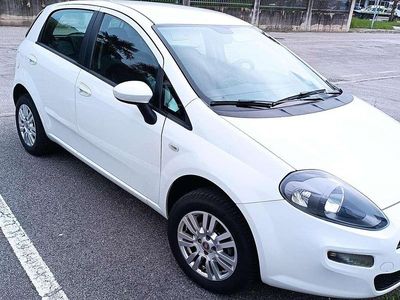 Usata Fiat Punto Easy 69 CV (50 kW) 2012 Bianco Utilitaria