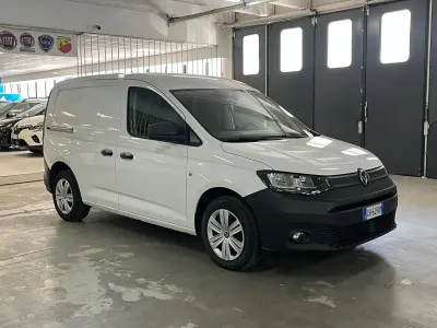 Usata VW Caddy Maxi 102 CV (75 kW) 2022 Bianco Monovolume
