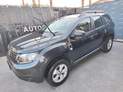 Usata Dacia Duster 110 CV (80 kW) 2018 Grigio SUV