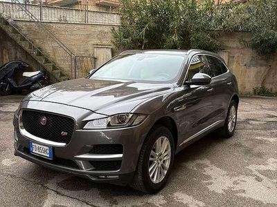 Begagnad Jaguar F-Pace 179 HK (131 kW) 2015 Grå SUV