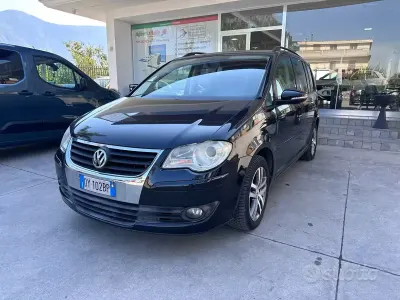 Usata VW Touran Conceptline 102 CV (75 kW) 2009 Nero Monovolume