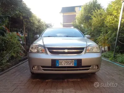 Usata Chevrolet Nubira 109 CV (80 kW) 2007 Grigio Station wagon