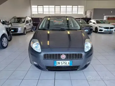 Usata Fiat Grande Punto 65 CV (47 kW) 2008 Grigio Utilitaria