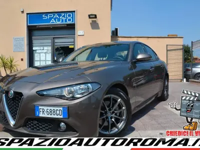 Usata Alfa Romeo Giulia Super 180 CV (132 kW) 2018 Grigio Berlina