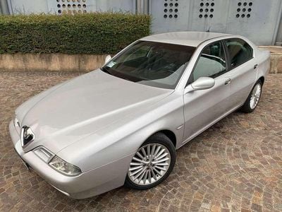 Usata Alfa Romeo 166 Super 205 CV (150 kW) 2000 Argento Berlina