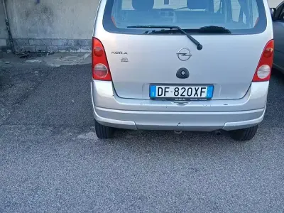 Usata Opel Agila 60 CV (44 kW) 2007 Grigio Monovolume