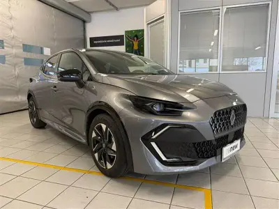 Usata Renault Clio Techno 160 CV (117 kW) 2025 Grigio scuro Utilitaria