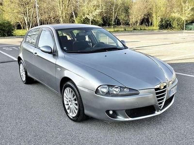 Usata Alfa Romeo 147 120 CV (88 kW) 2006 Grigio Utilitaria