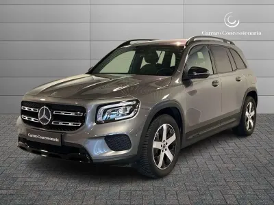 Usata Mercedes GLB200 150 CV (110 kW) 2020 Grigio montagna SUV