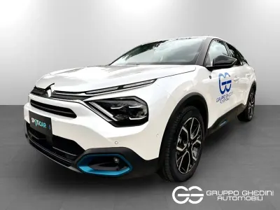 Usata Citroën e-C4 Shine 100 kW (136 CV) 2024 Pearl white Berlina
