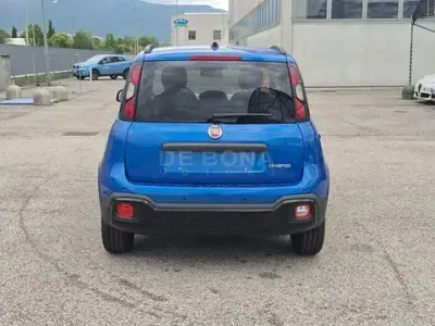 Nuova Fiat Panda Cross Cross 65 CV (47 kW) 2026 Azzurro Utilitaria