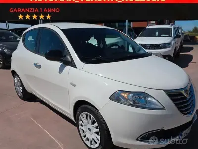 Usata Lancia Ypsilon Gold 95 CV (69 kW) 2015 Bianco Utilitaria