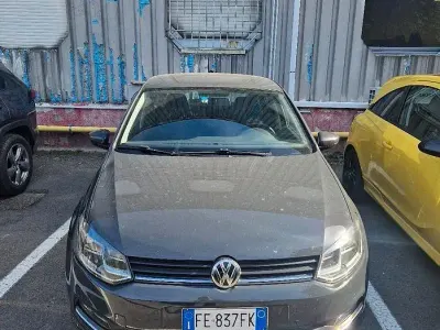 Usata VW Polo Comfortline 90 CV (66 kW) 2016 Grigio Berlina