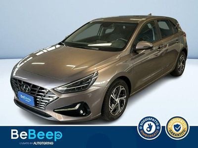 Usata Hyundai i30 Prime 120 CV (88 kW) 2021 Champagne metallizzato Berlina