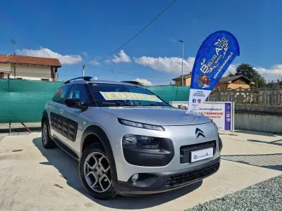 Usado Citroën C4 Shine 99 HP (72 kW) 2017 Cinzento Sedan