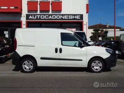 Usata Fiat Doblò 95 CV (69 kW) 2021 Bianco Monovolume