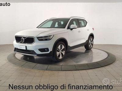 Usata Volvo XC40 Momentum 129 CV (94 kW) 2021 Bianco SUV