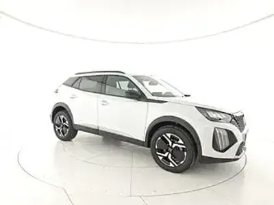 Usata Peugeot 2008 Allure 101 CV (74 kW) 2025 Grigio SUV