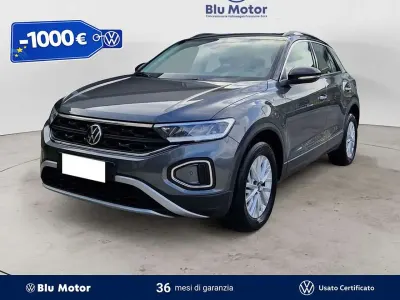 Usata VW T-Roc Life 116 CV (85 kW) 2025 Indium grey metallizzato nero SUV