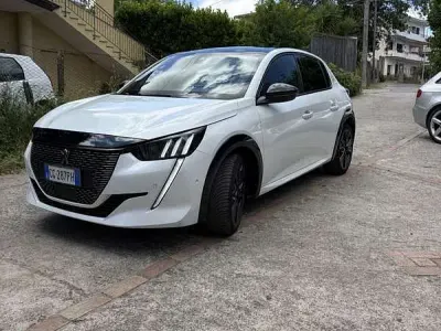 Usata Peugeot 208 GT 101 CV (74 kW) 2021 Utilitaria
