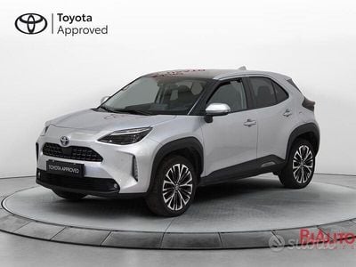 Usata Toyota Yaris Cross Lounge 116 CV (85 kW) 2022 Grigio SUV