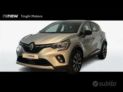 Usata Renault Captur Techno 101 CV (74 kW) 2023 Grigio SUV