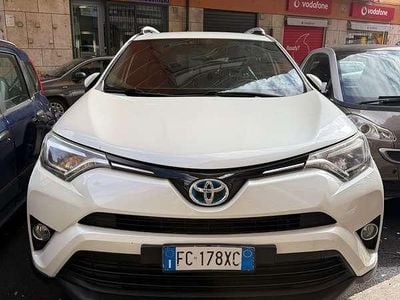 Usata Toyota RAV4 Hybrid Style 155 CV (114 kW) 2016 Bianco SUV