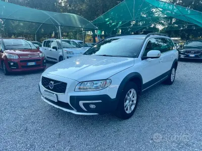 Usata Volvo XC70 Momentum 181 CV (133 kW) 2016 Bianco Station wagon