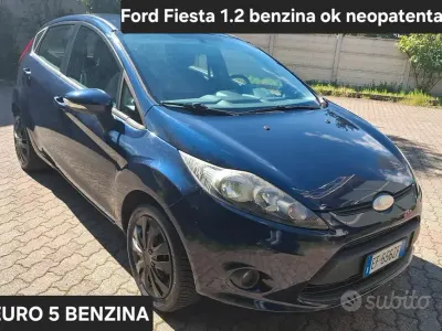Usado Ford Fiesta 82 HP (60 kW) 2011 Azul Sedan