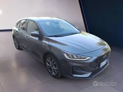 Usata Ford Focus ST-Line 125 CV (91 kW) 2023 Grigio Berlina