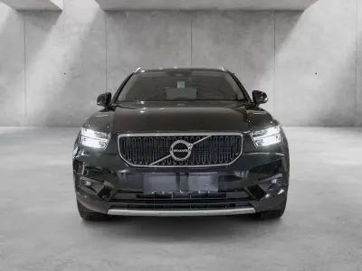 Usata Volvo XC40 Momentum 150 CV (110 kW) 2021 Nero SUV