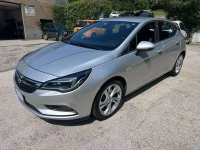 Usata Opel Astra OPC 136 CV (100 kW) 2019 Argento Berlina
