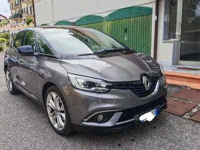 Usata Renault Scénic IV 120 CV (88 kW) 2019 Monovolume