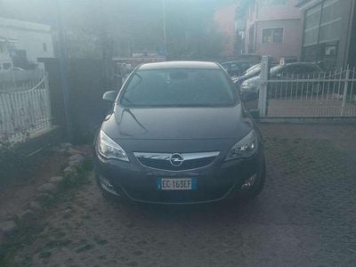 Usata Opel Astra Cosmo 110 CV (80 kW) 2010 Nero Berlina