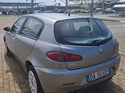 Usata Alfa Romeo 147 120 CV (88 kW) 2006 Utilitaria