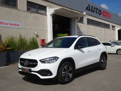 Usata Mercedes GLA200 163 CV (119 kW) 2020 Bianco SUV