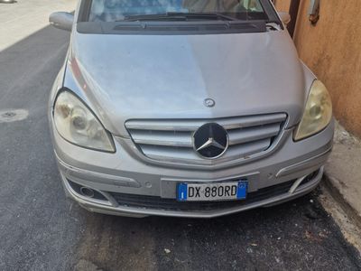 Mercedes B180