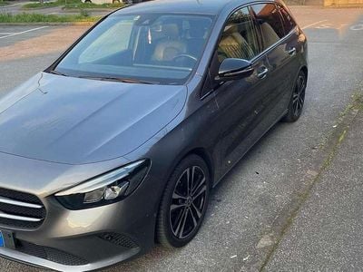 Usata Mercedes B180 116 CV (85 kW) 2019 Grigio Monovolume