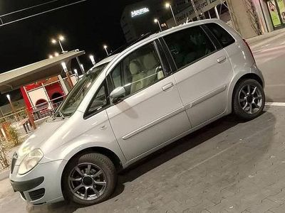 Usata Lancia Musa 95 CV (69 kW) 2005 Grigio Monovolume