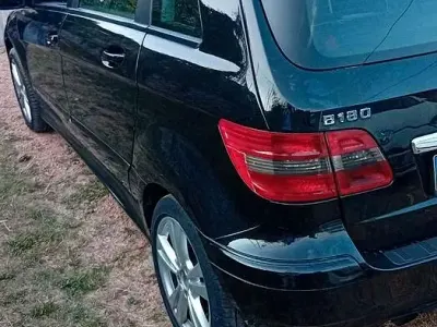 Usata Mercedes B180 116 CV (85 kW) 2010 Nero Monovolume