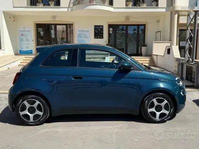 Usata Fiat 500e 42 kW (58 CV) 2021 Blu Berlina