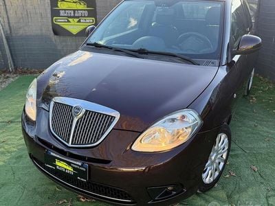 Usata Lancia Ypsilon 77 CV (56 kW) 2011 Viola Utilitaria