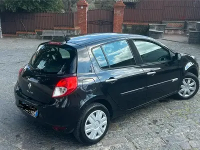 Usata Renault Clio 75 CV (55 kW) 2010 Nero Utilitaria