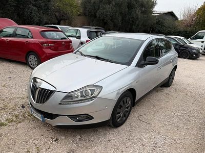 Usata Lancia Delta 170 CV (125 kW) 2011 Grigio Utilitaria