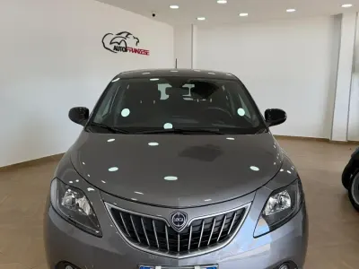 Usata Lancia Ypsilon S 69 CV (50 kW) 2022 Grigio Utilitaria
